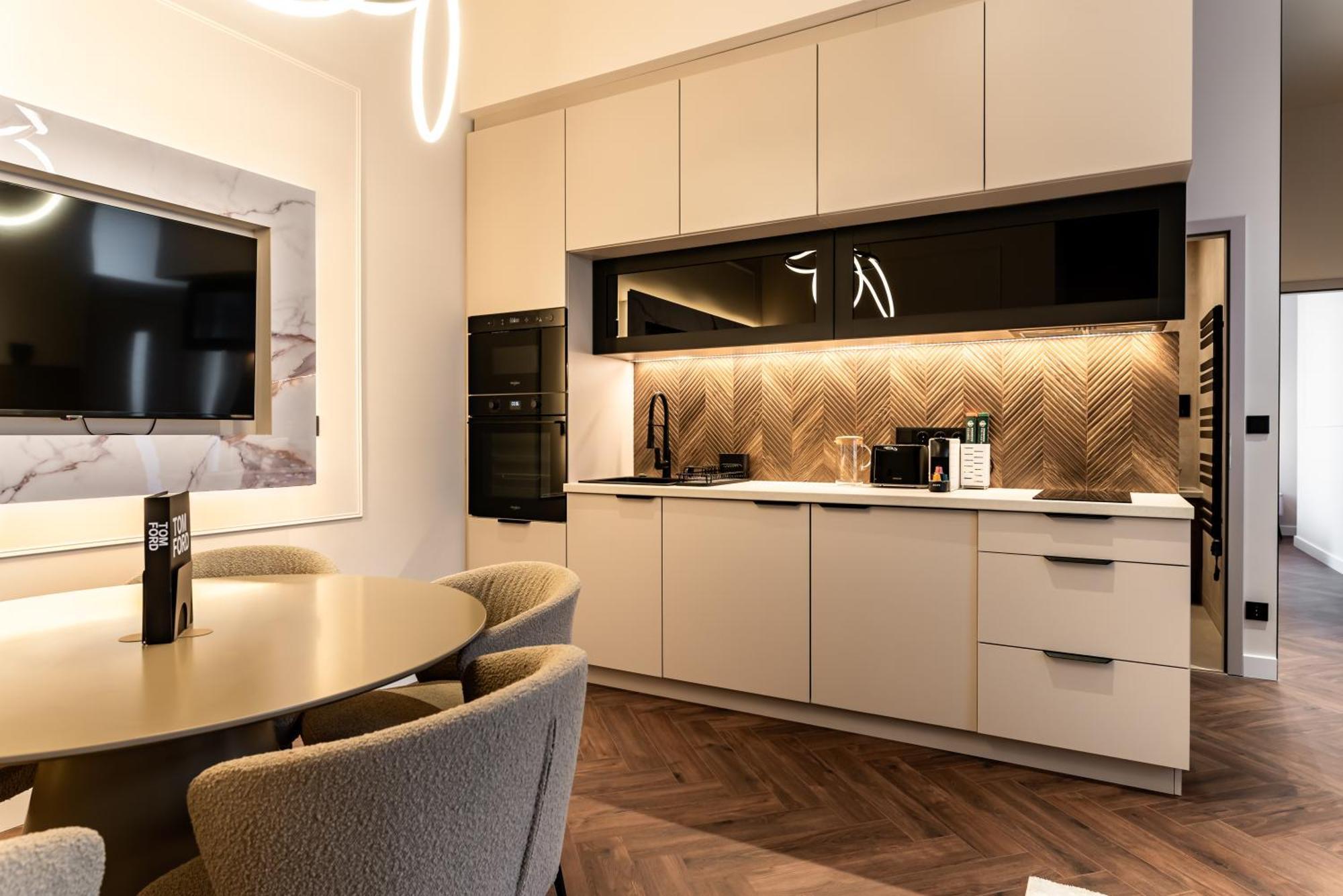 Acacia Luxury Apartment *